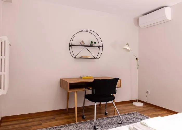 Cute Private Garden 2bd2bath Quaint Home! #366