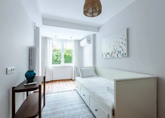 Cute Private Garden 2bd2bath Quaint Home! #366 Appartement *