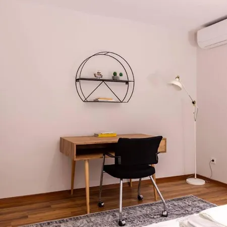 Cute Private Garden 2bd2bath Quaint Home! #366