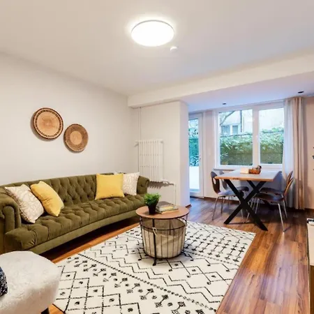 Cute Private Garden 2bd2bath Quaint Home! #366 * Istanboel