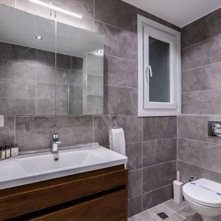 Cute Private Garden 2bd2bath Quaint Home! #366