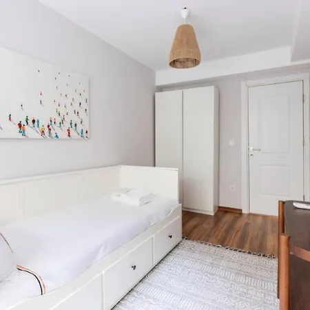 Cute Private Garden 2bd2bath Quaint Home! #366 Appartamento *