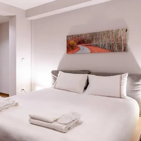 Cute Private Garden 2bd2bath Quaint Home! #366 *